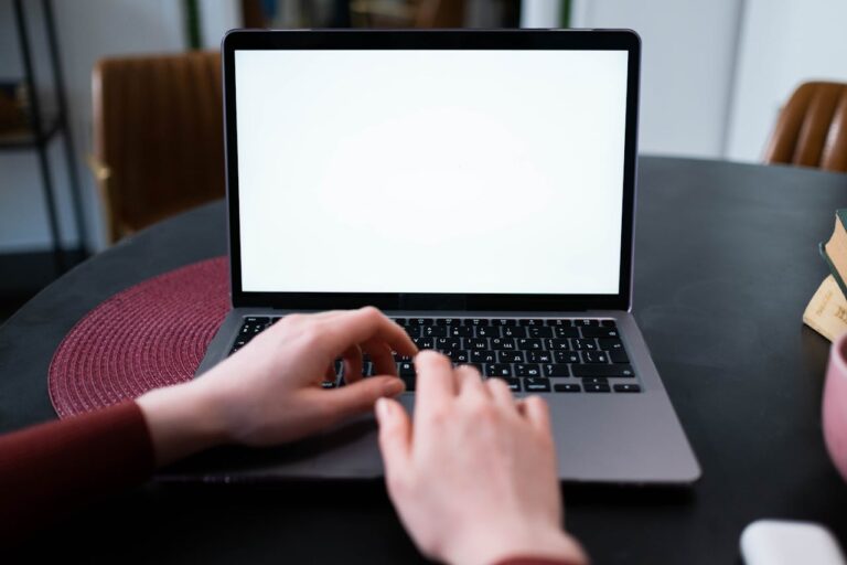 How to Write a Truck Driver Résumé That Passes